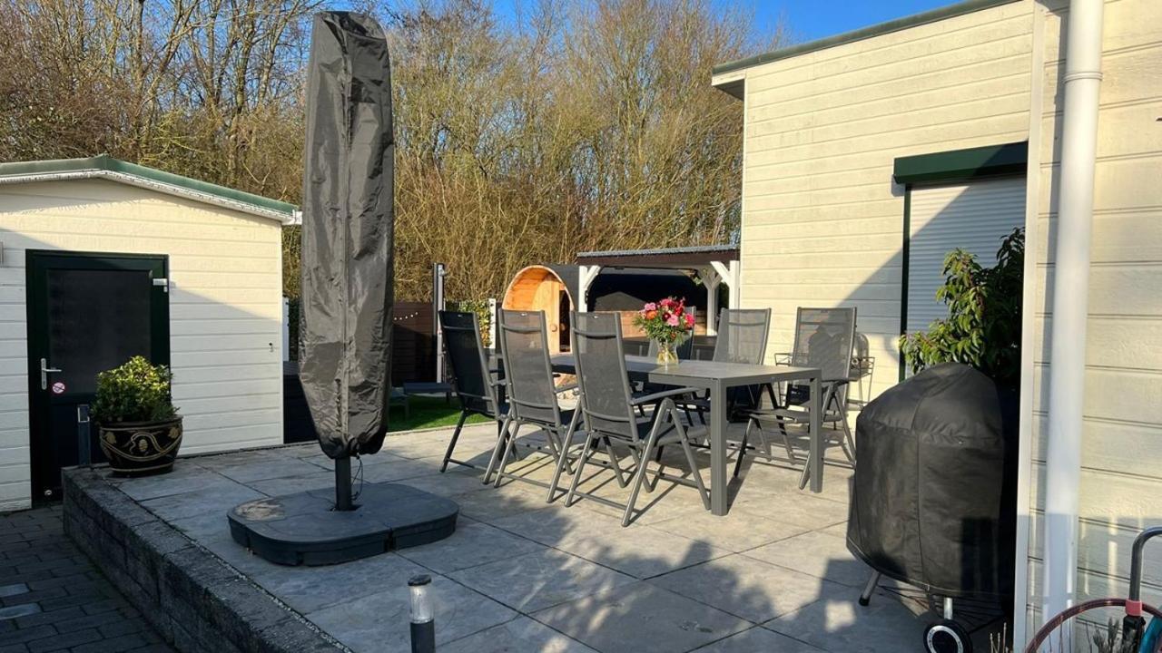 Chalet Buutengeweun, Met Luxe Jacuzzi En Tonsauna Sint Annaland Exterior foto